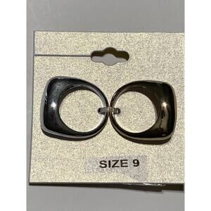 Kohl’s Fashion Jewelry Rings size 9 Gold And silver tone set Of 2, Modern Simple